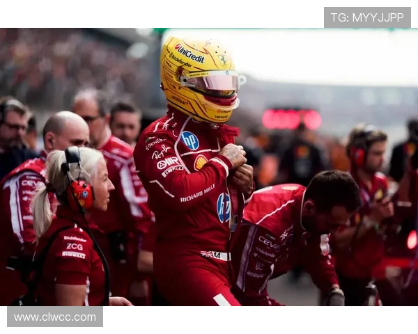 汉密尔顿超越勒克莱尔 重新回到第四 汉密尔顿超越勒克莱尔 重新回到第四